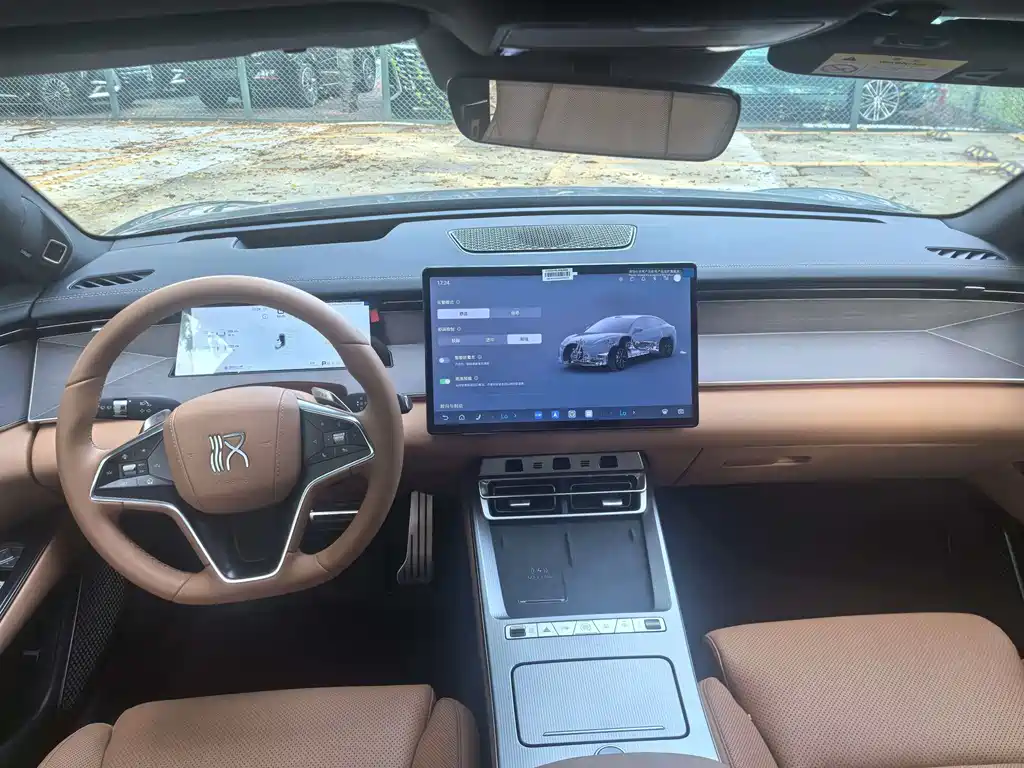 BYD Han L 2025