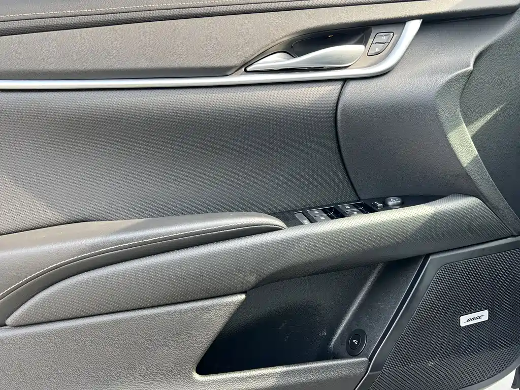 Cadillac XTS 2018 — фото 10