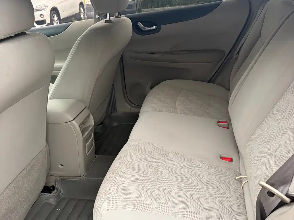 Nissan Tiida 2014