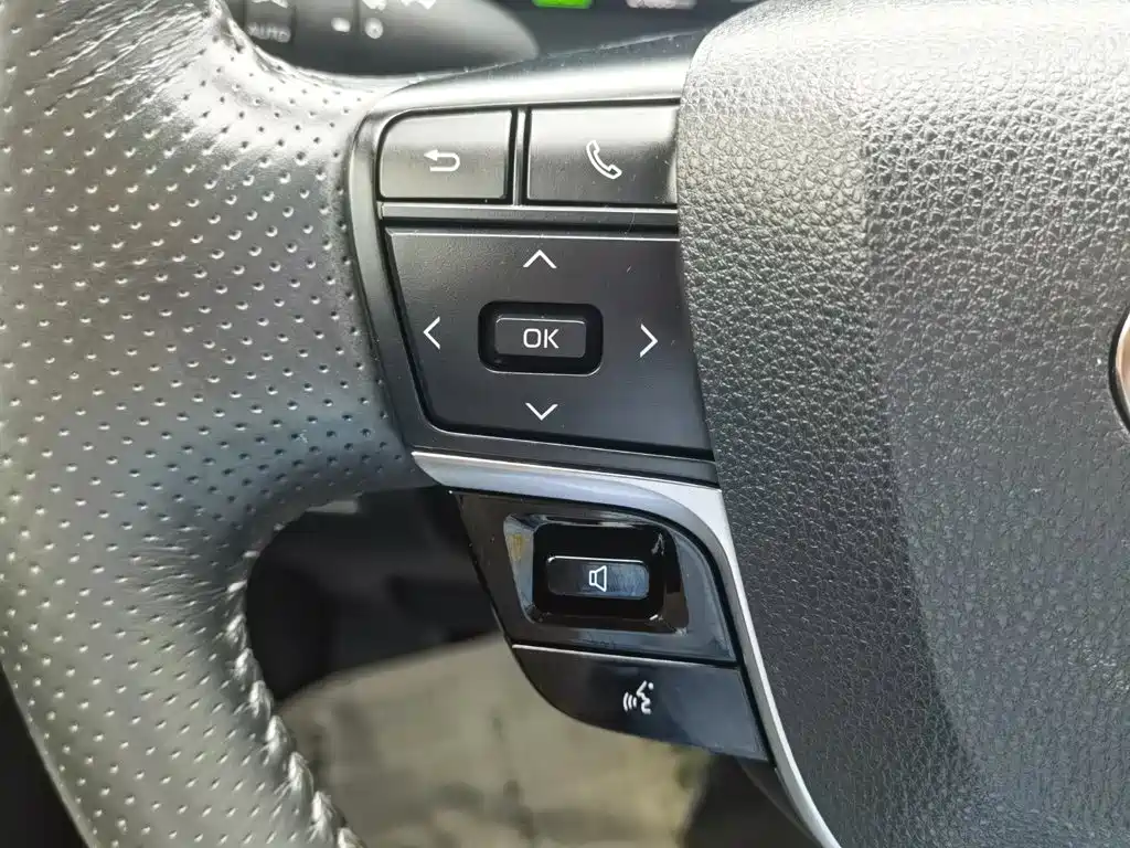 Toyota Camry 2024 — фото 20