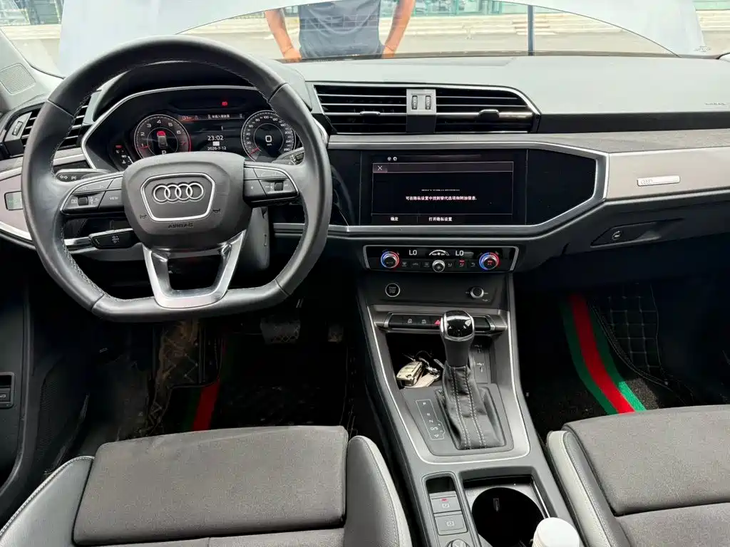 Audi Q3 2023 — фото 11