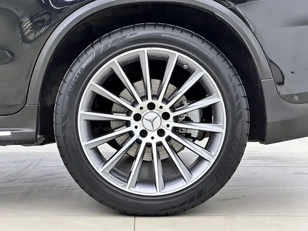 Mercedes-Benz GLC AMG 2018 — фото 17