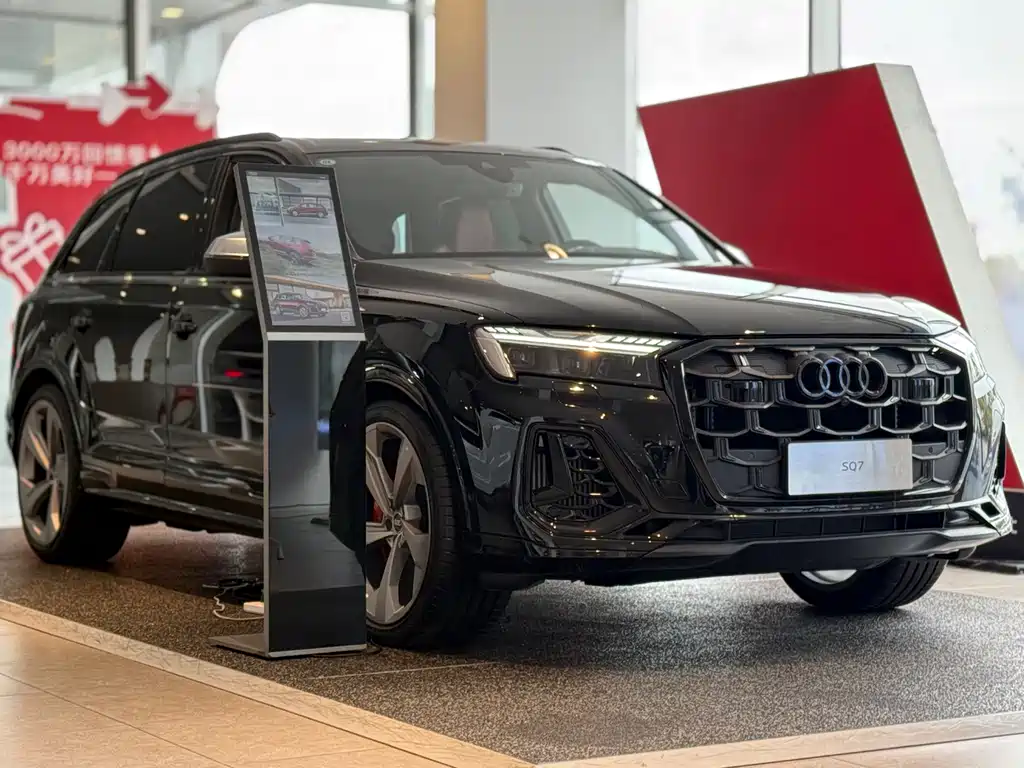 Audi SQ7 — фото 4