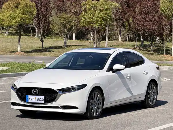 Mazda 3 Axela 2022