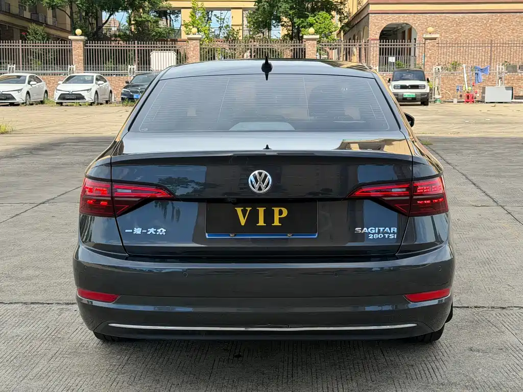 Volkswagen Sagitar 2021