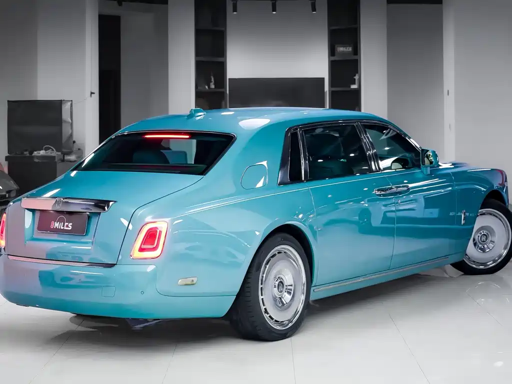 Rolls-Royce Phantom 2020 — фото 6