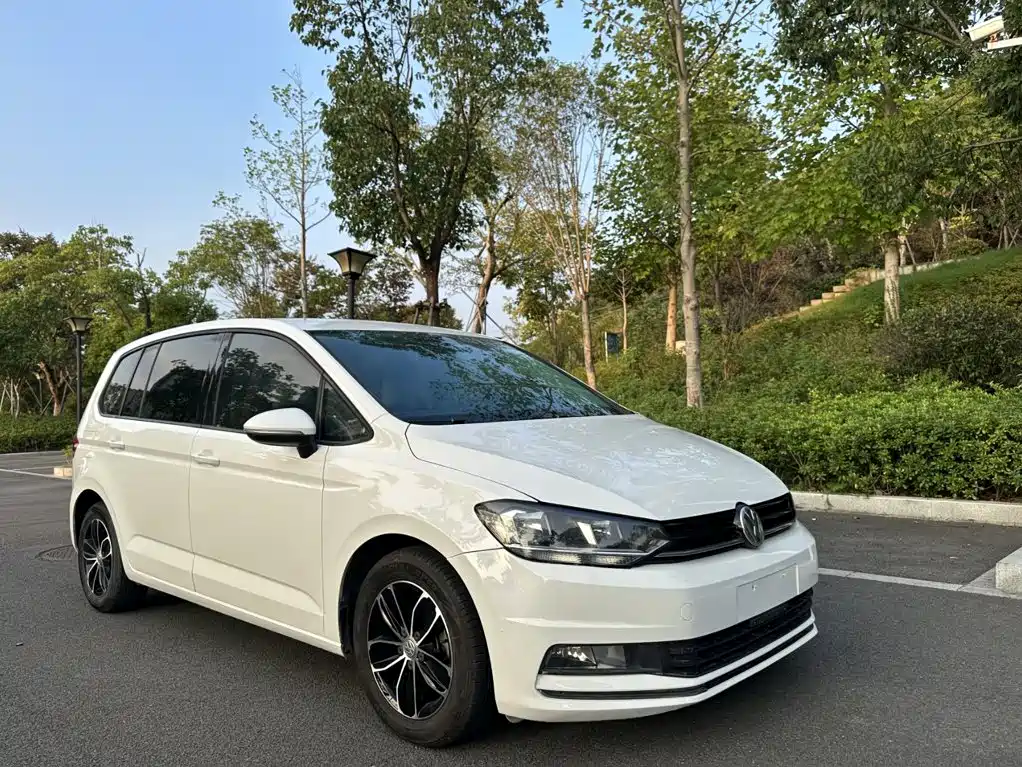 Volkswagen Touran 2018 — фото 14