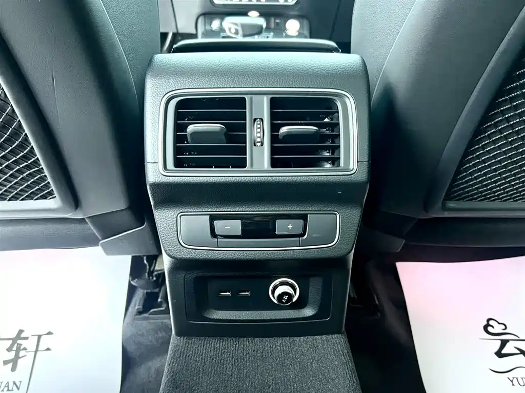 Audi Q5L 2023 — фото 18