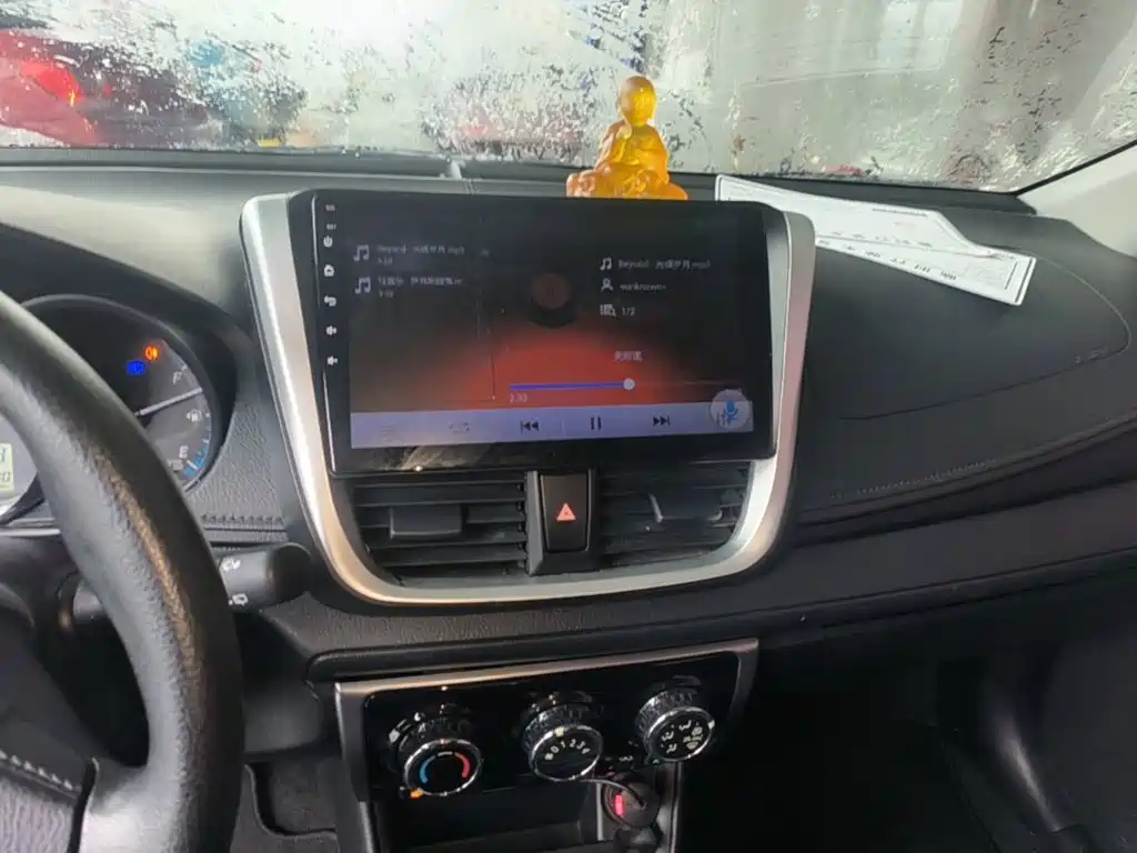 Toyota Yaris L 2019 — фото 13