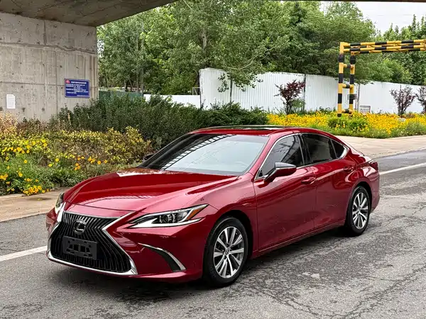 Lexus ES 2018
