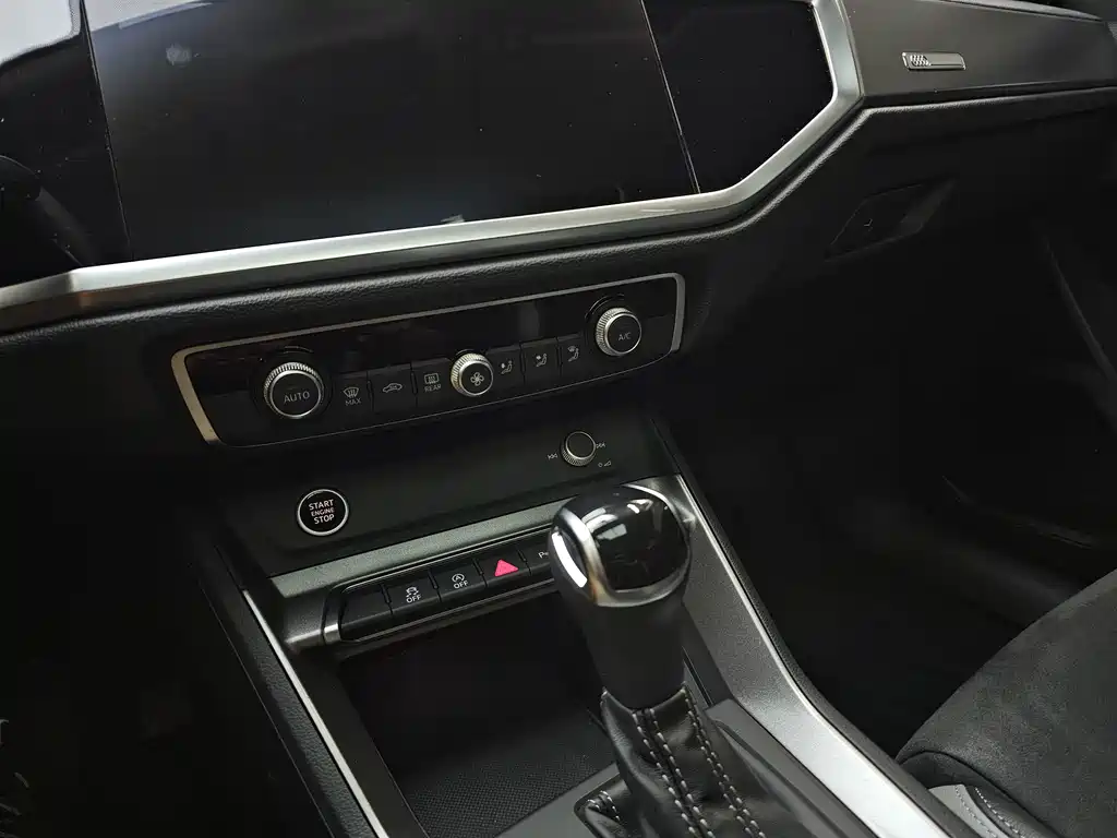 Audi Q3 2022 — фото 17