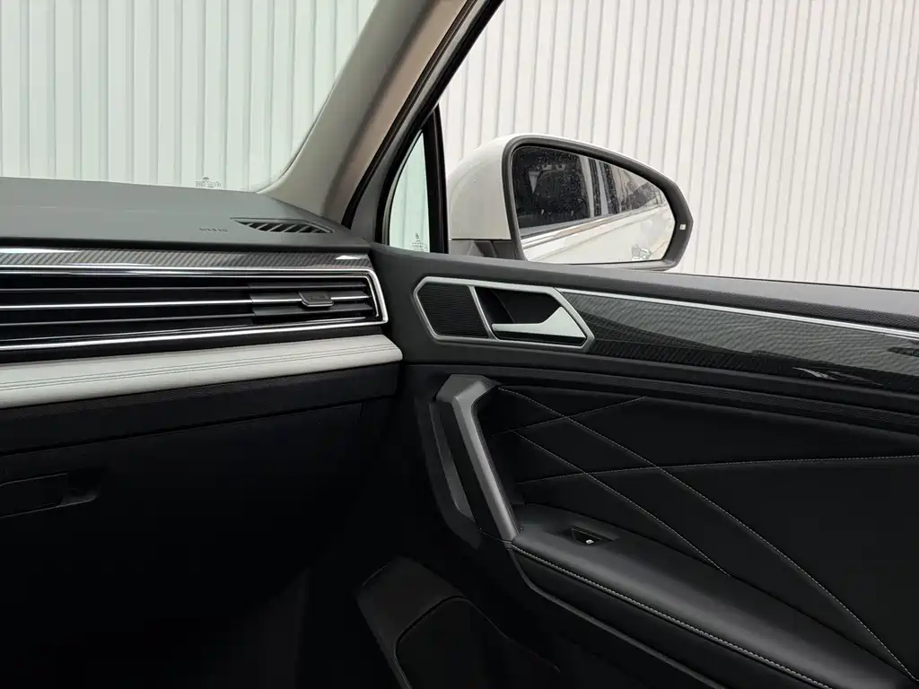 Volkswagen Tiguan L 2025 — фото 15