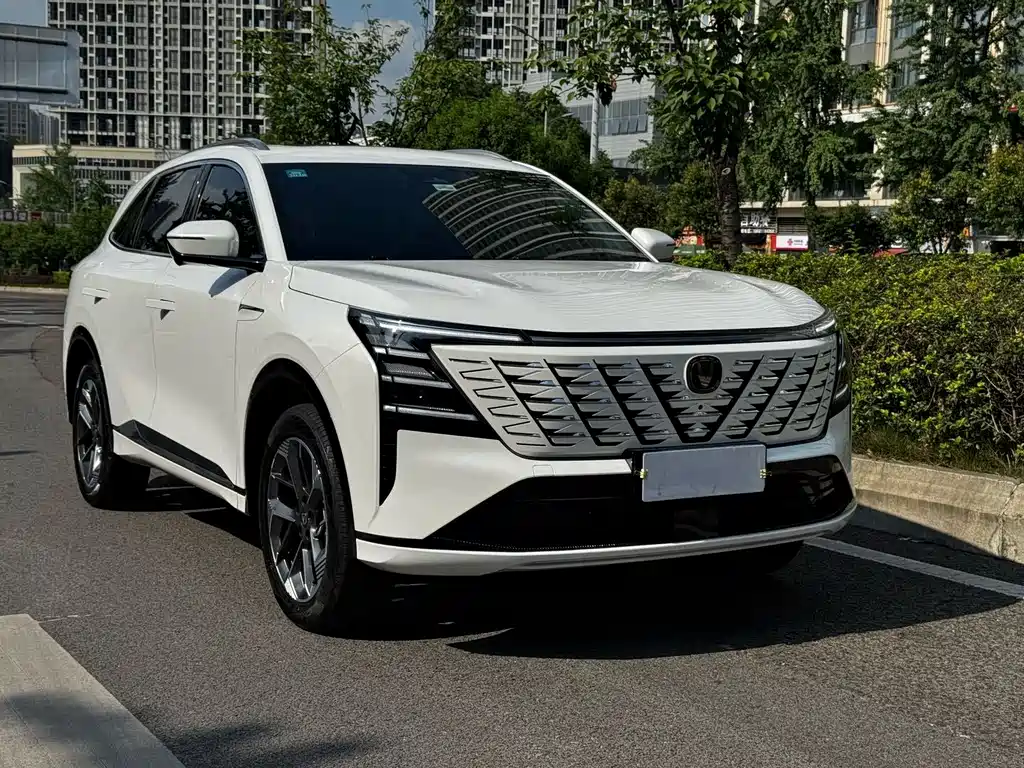 Changan CS75 PLUS 2026 — фото 3