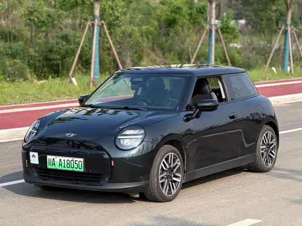 MINI Cooper 2025