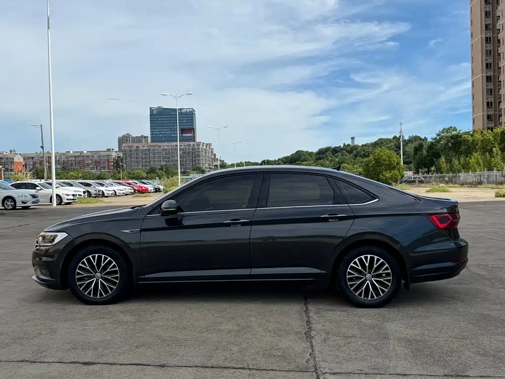 Volkswagen Sagitar 2021