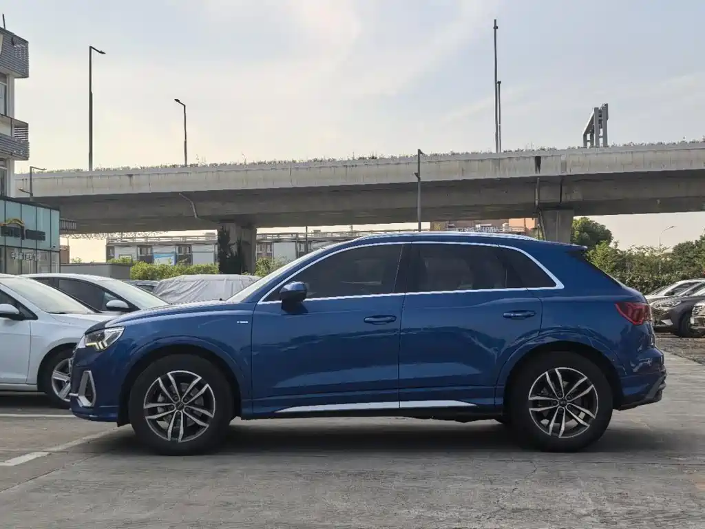 Audi Q3 2021