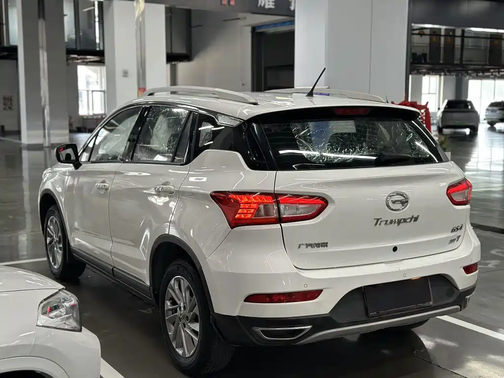 GAC Trumpchi GS4 2017 — фото 9