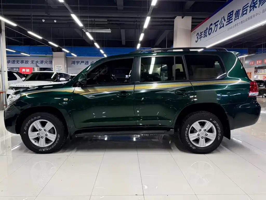 Toyota Land Cruiser 2011 — фото 17
