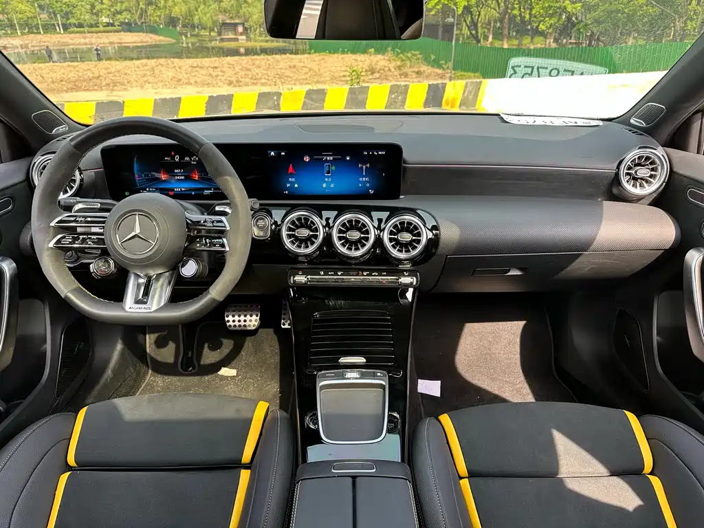 Mercedes-Benz A-Class AMG 2024 — фото 15