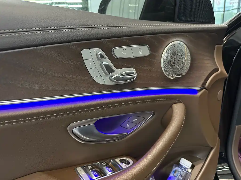 Mercedes-Benz E-Class 2022 — фото 10