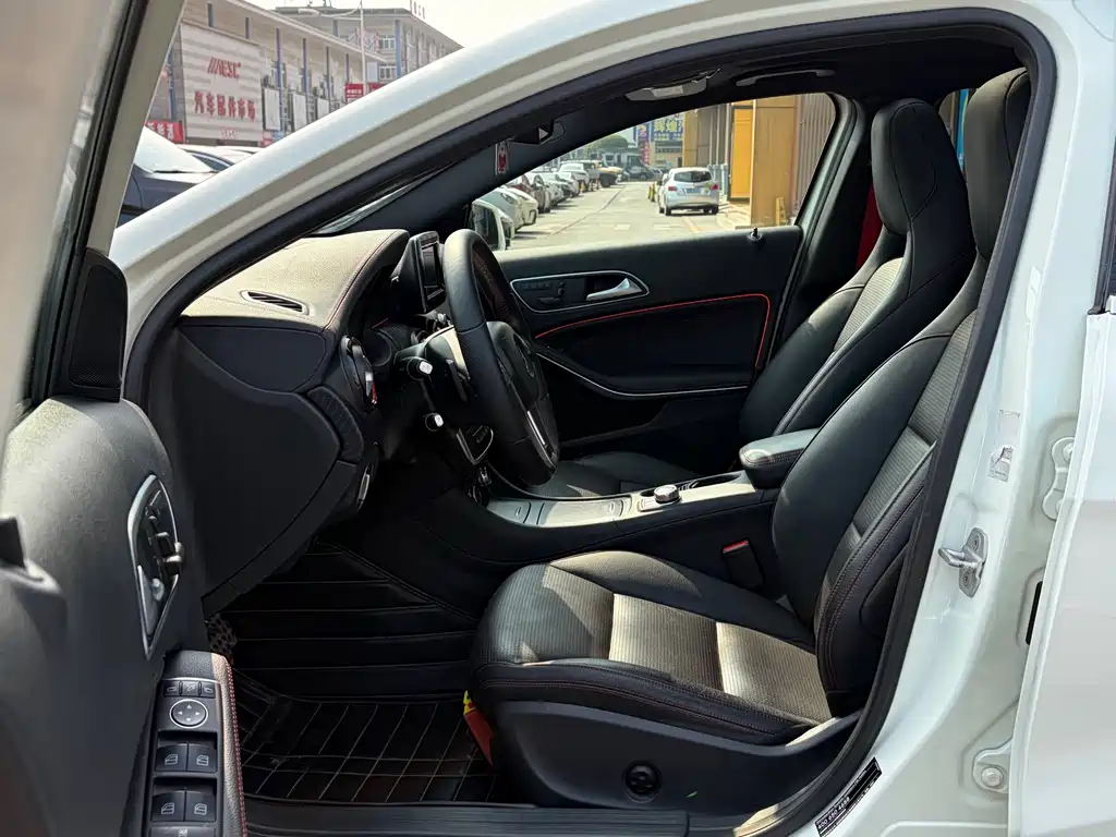 Mercedes-Benz A-Class 2014 — фото 10