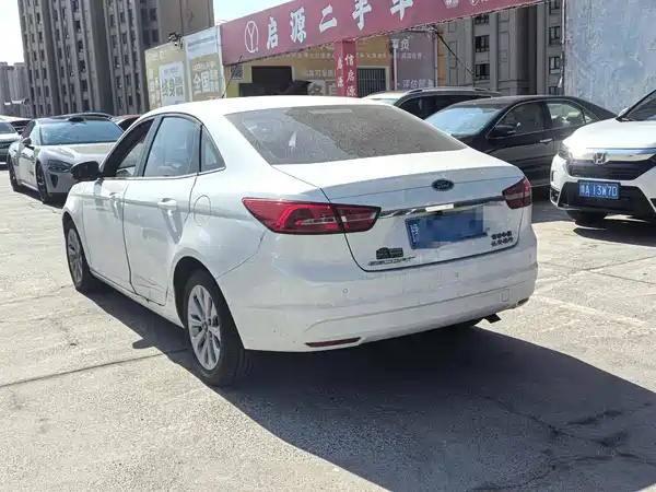 Ford Escort 2015
