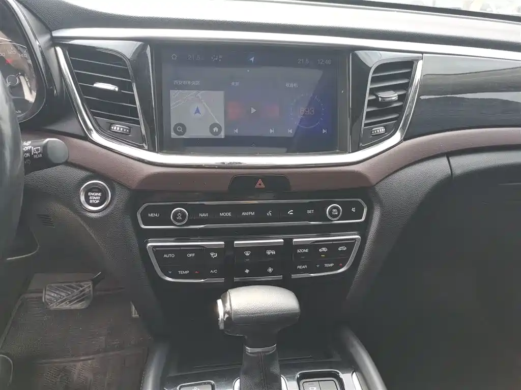 GAC Motor Trumpchi GS8 2018 — фото 13