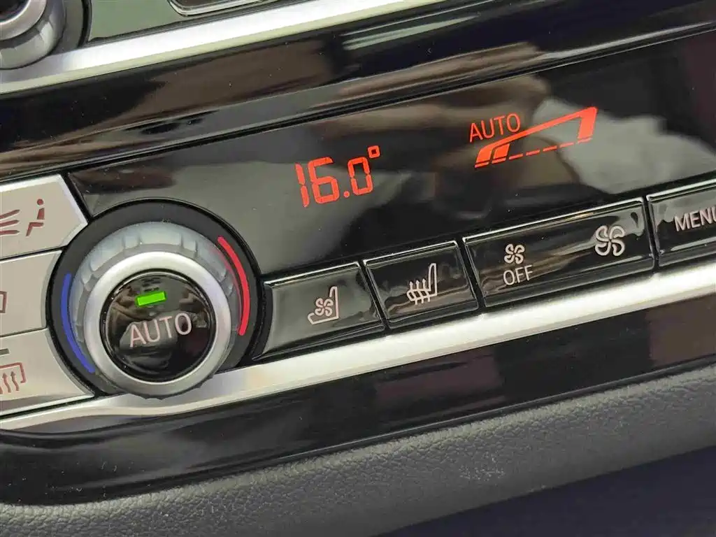BMW 5 Series New Energy 2021 — фото 14