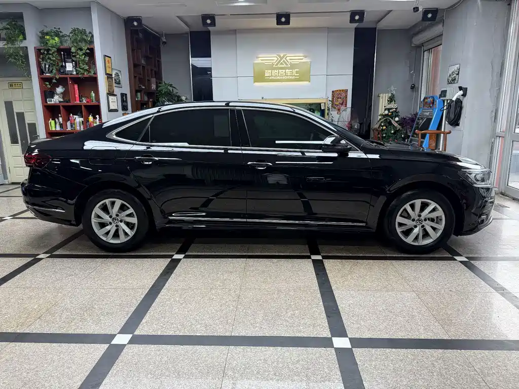 Volkswagen Passat 2024