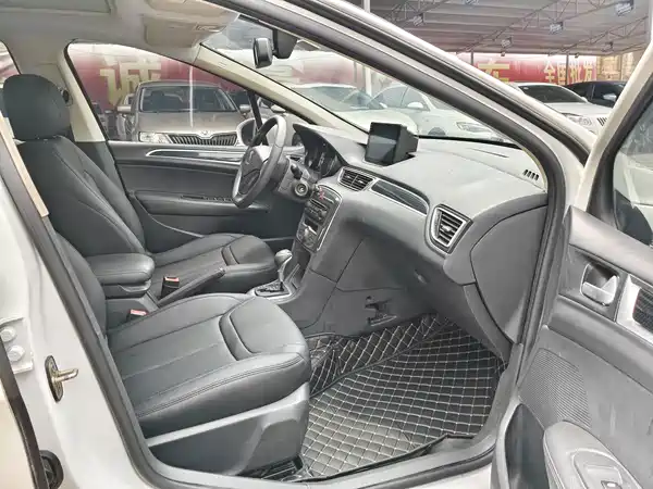 Peugeot 308 2014