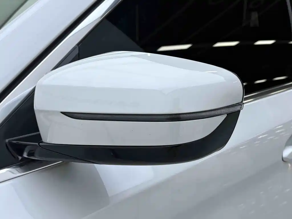BMW 5 Series 2019 — фото 12