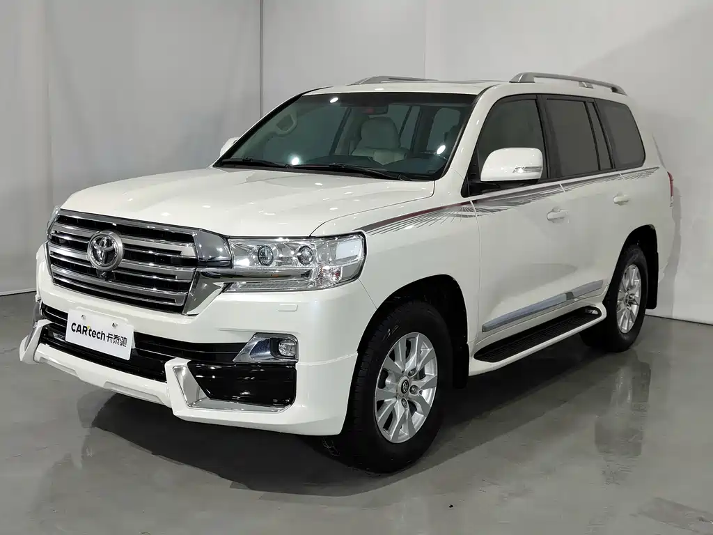 Toyota Land Cruiser 2020 — фото 1