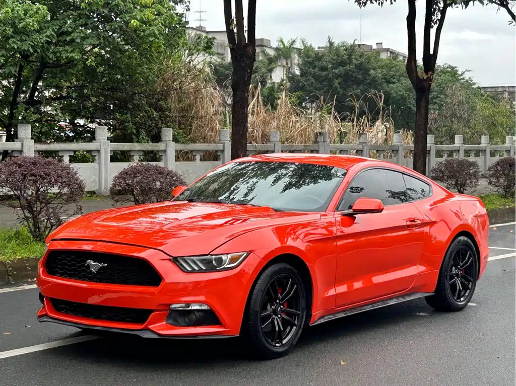 Ford Mustang 2016 — фото 1