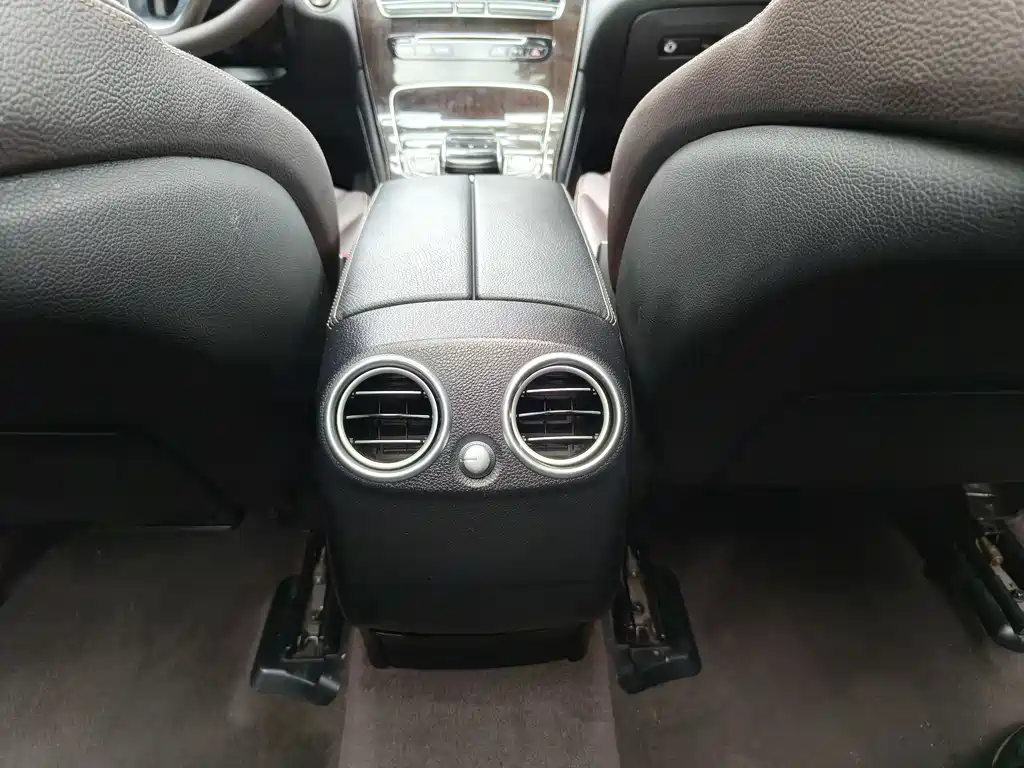 Mercedes-Benz GLC 2017 — фото 17