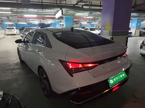 Hyundai Elantra 2024