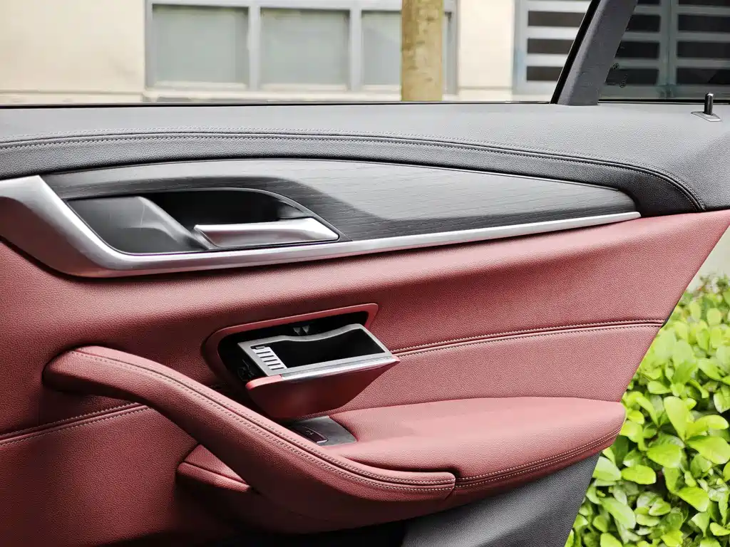 BMW 5 Series 2021 — фото 14