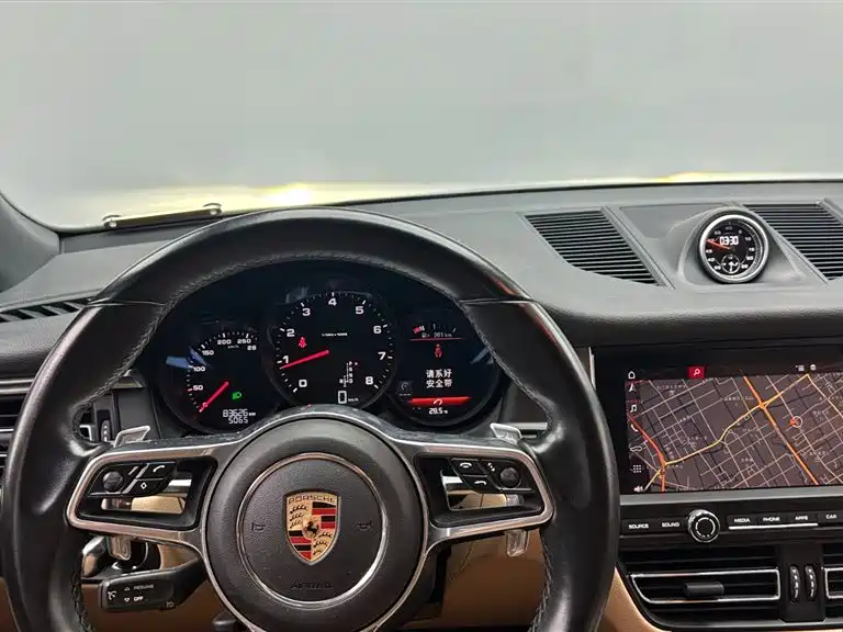 Porsche Macan 2019 — фото 9