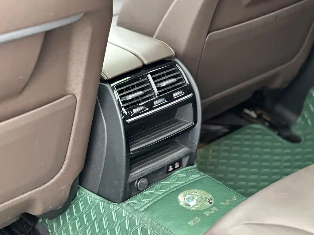 BMW 5 Series New Energy 2020 — фото 11