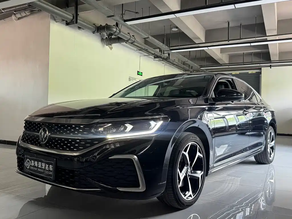 Volkswagen Passat 2024