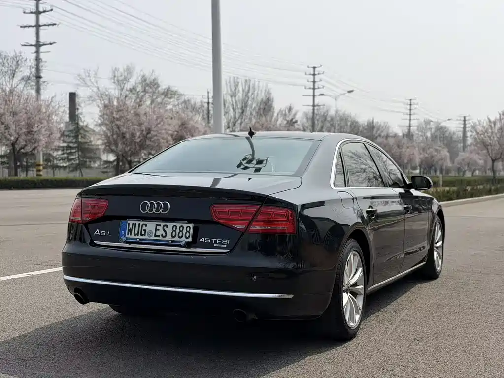 Audi A8 2013