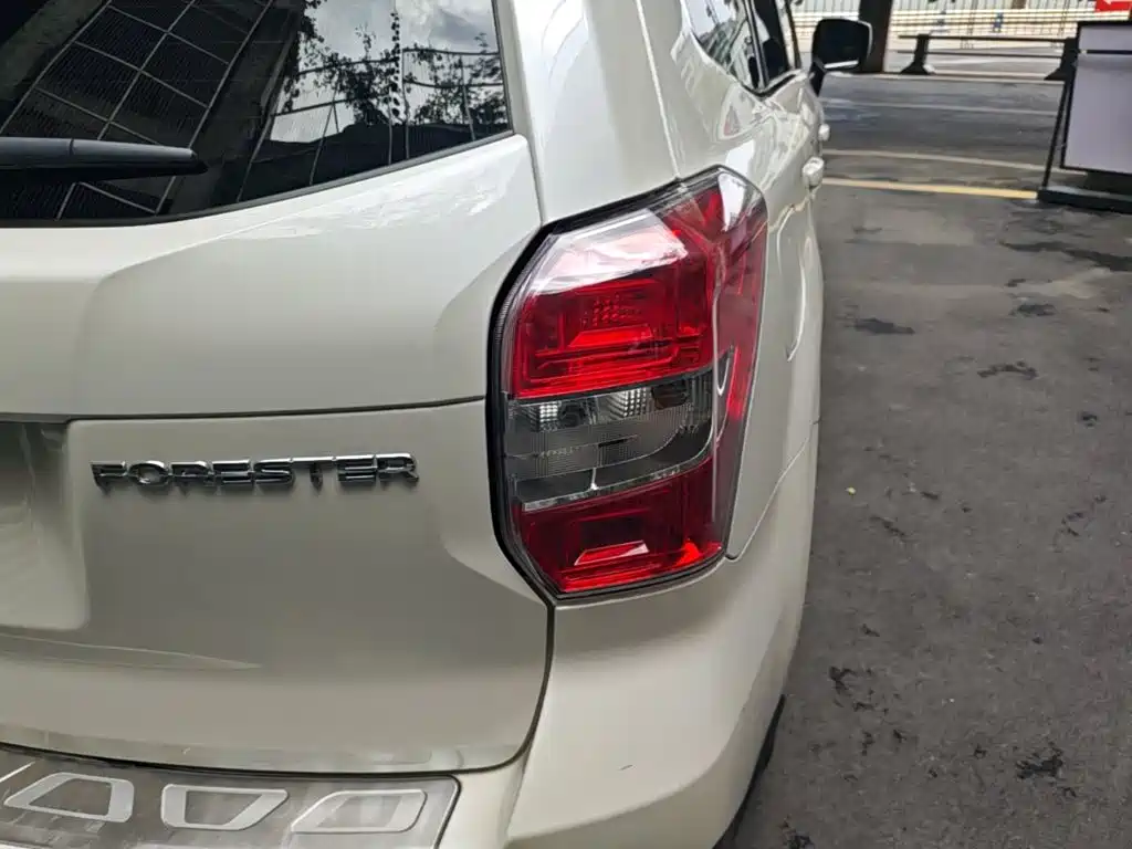 Subaru Forester 2015 — фото 8