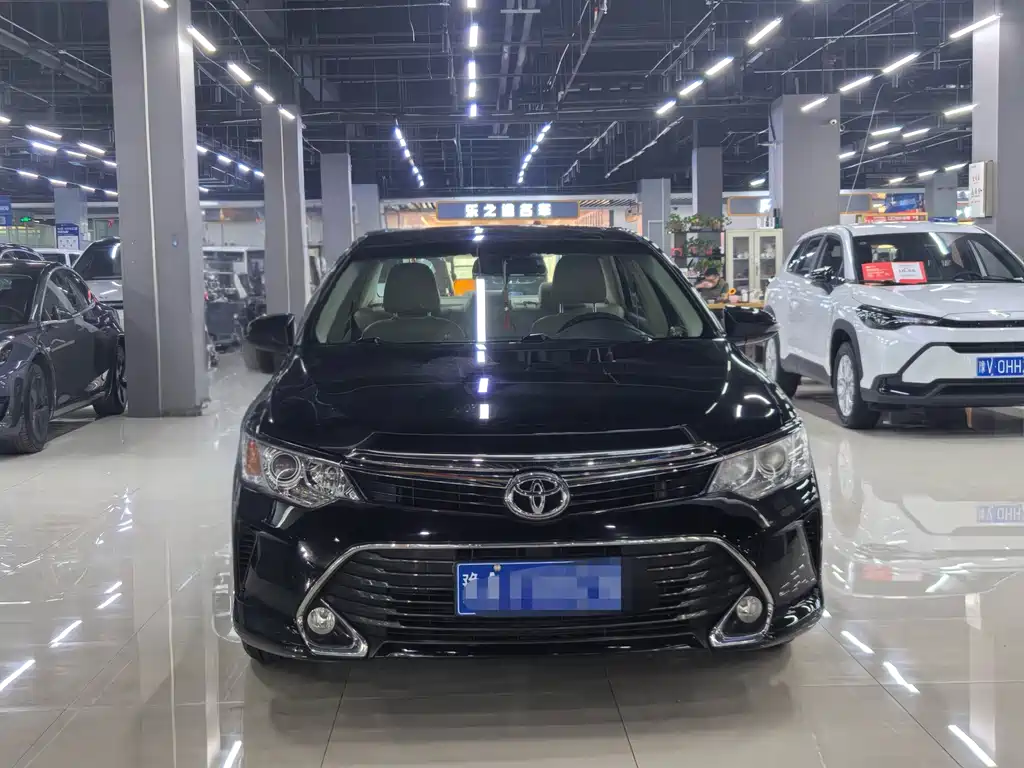 Toyota Camry 2016 — фото 2