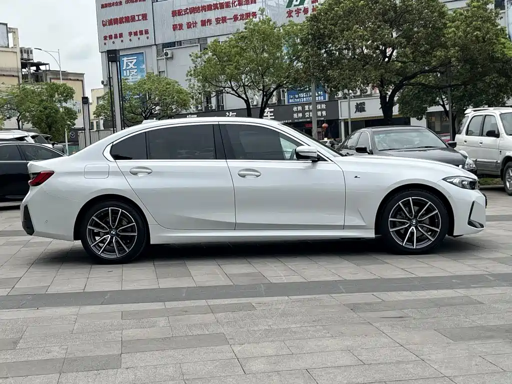 BMW 3 Series 2023