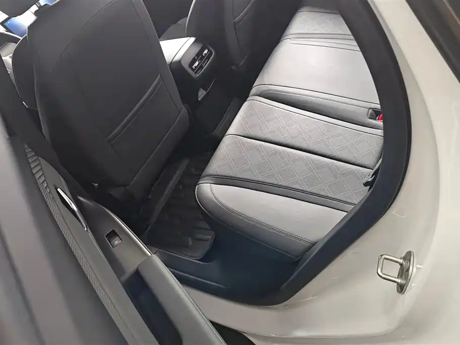 BYD Qin PLUS 2025 — фото 11