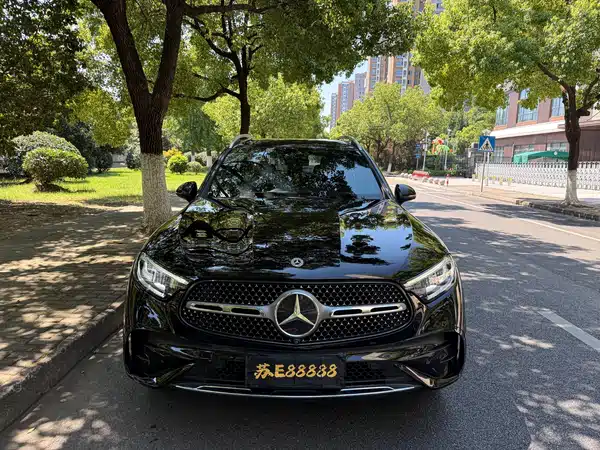 Mercedes-Benz GLC 2023