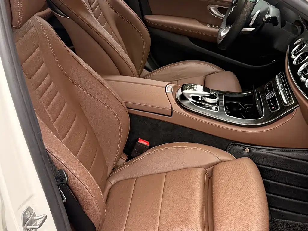 Mercedes-Benz E-Class 2018 — фото 11