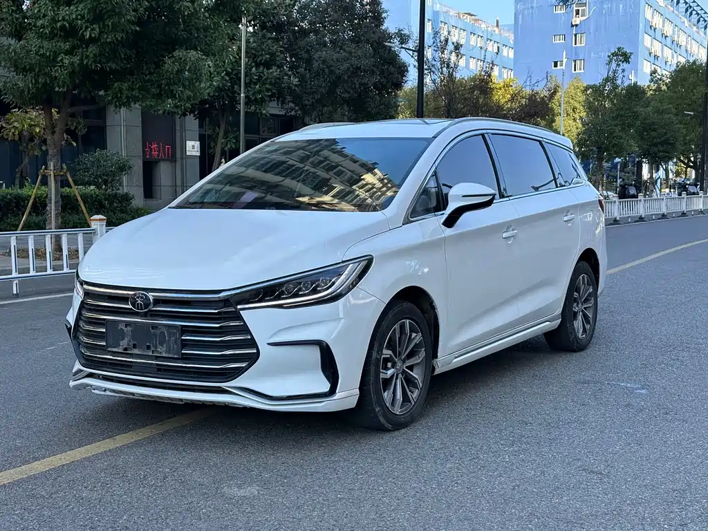 BYD MAX 2021 — фото 1