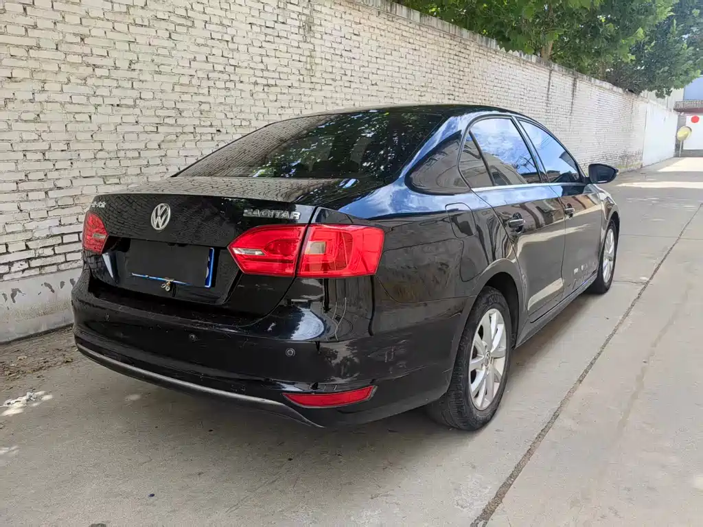Volkswagen Sagitar 2013