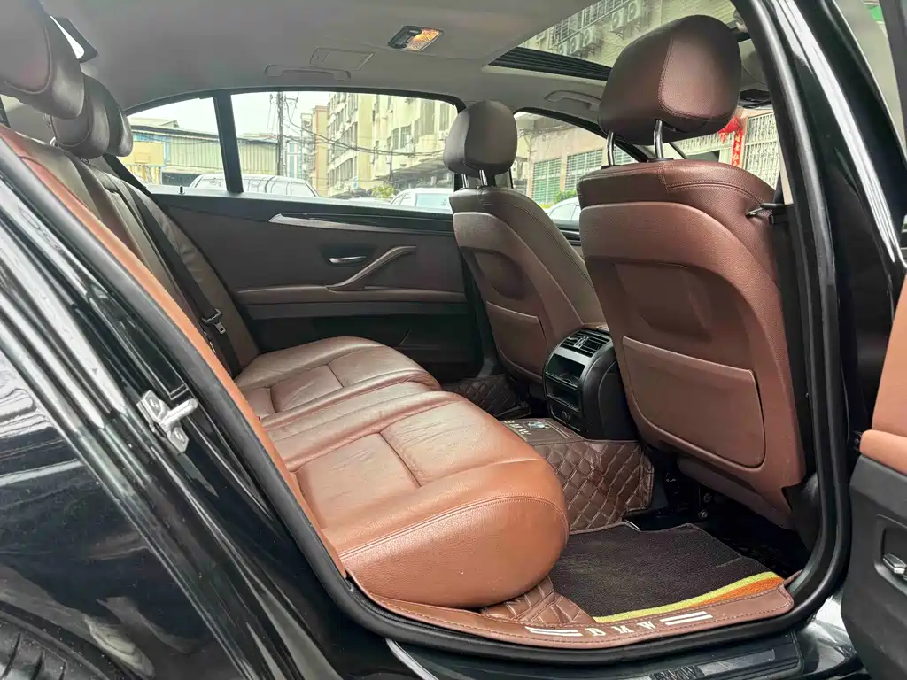 BMW 5 Series 2016 — фото 14
