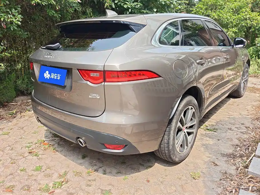 Jaguar F-PACE 2018